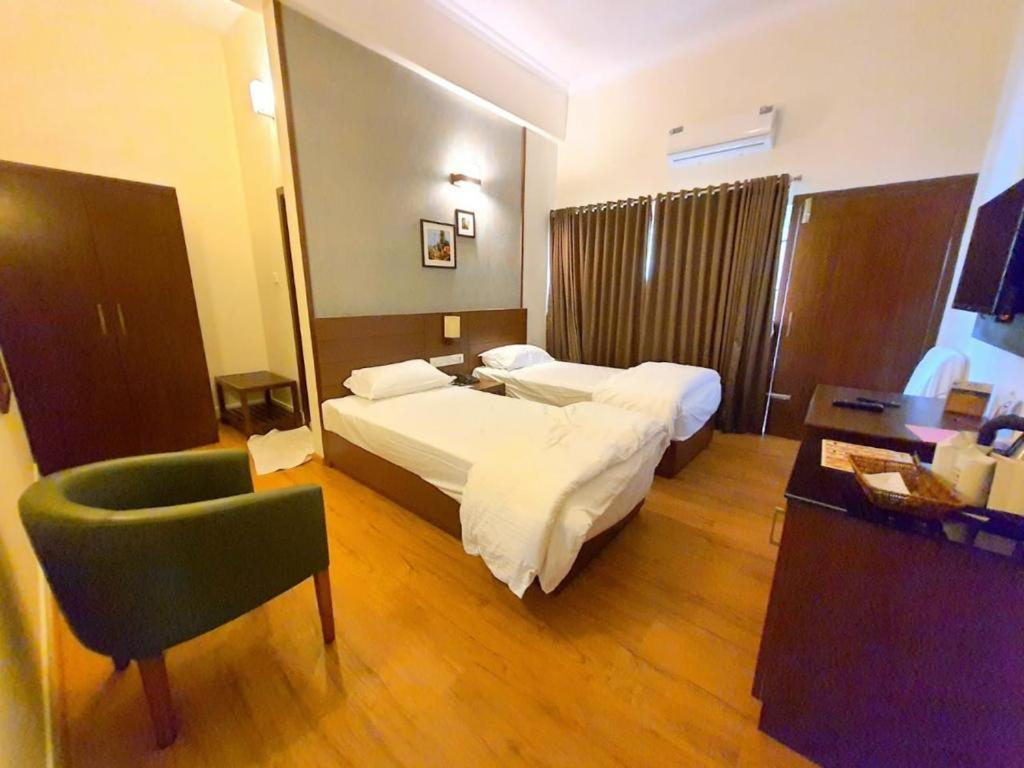 Emperor-Hotel Rachana Continental Pvt Ltd Kizhake Chālakudi Exteriér fotografie