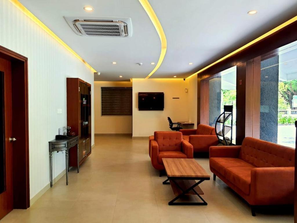 Emperor-Hotel Rachana Continental Pvt Ltd Kizhake Chālakudi Exteriér fotografie