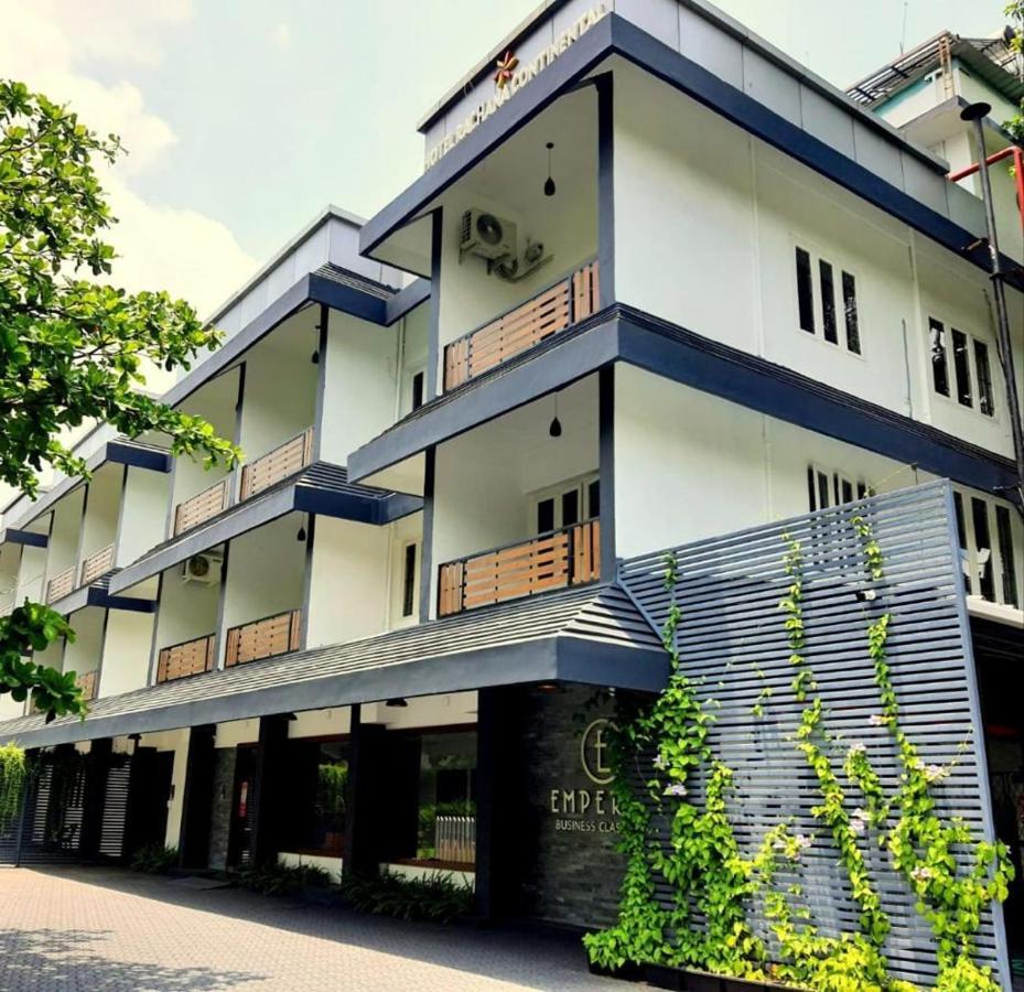 Emperor-Hotel Rachana Continental Pvt Ltd Kizhake Chālakudi Exteriér fotografie