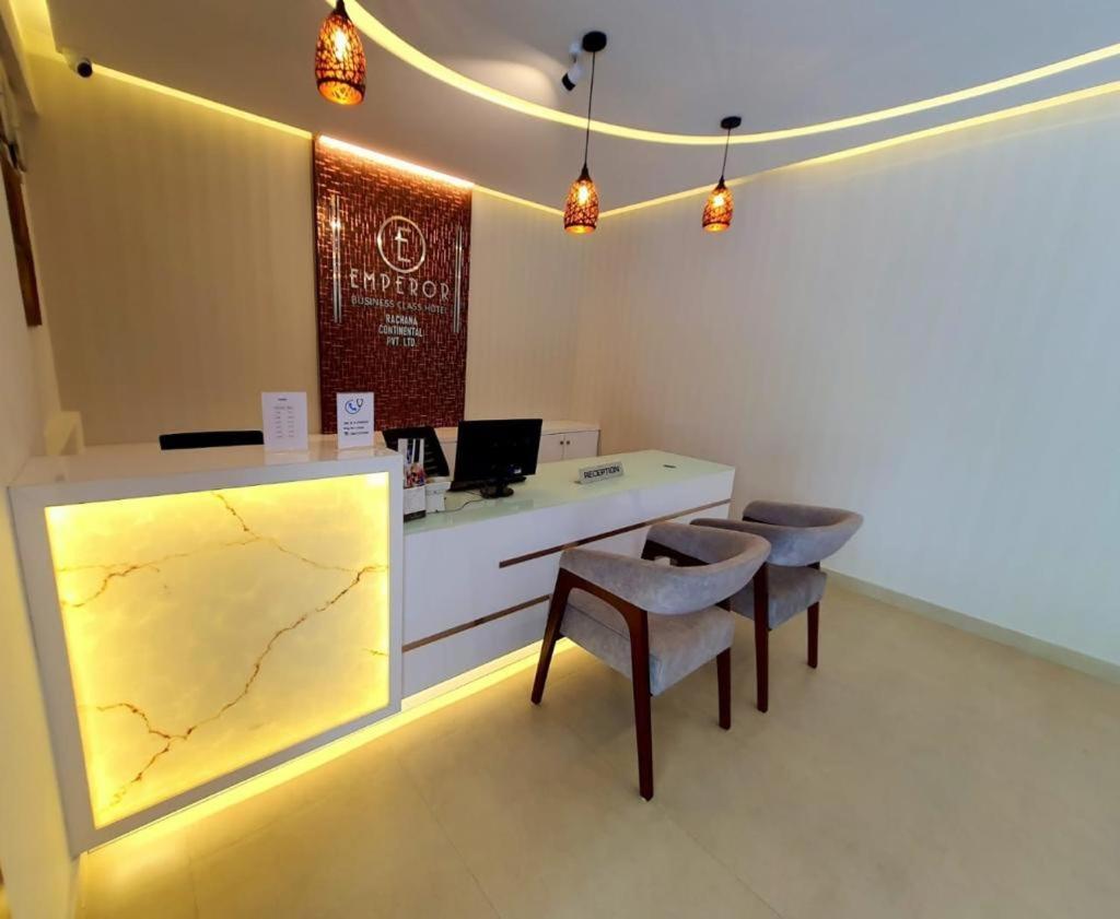 Emperor-Hotel Rachana Continental Pvt Ltd Kizhake Chālakudi Exteriér fotografie