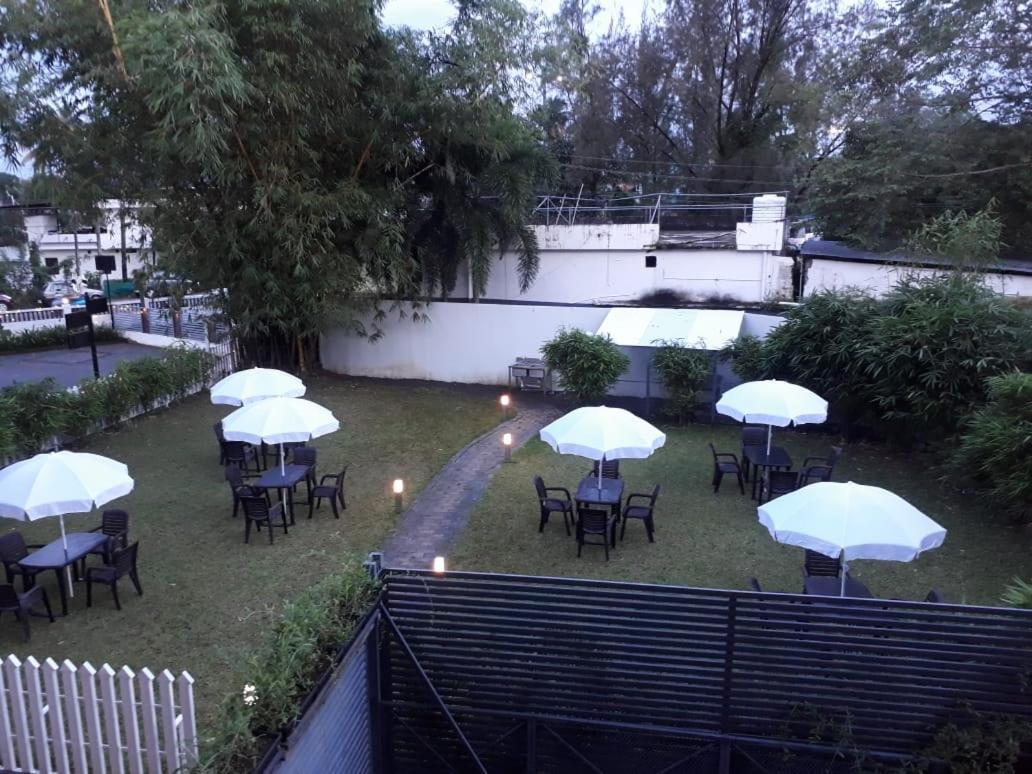 Emperor-Hotel Rachana Continental Pvt Ltd Kizhake Chālakudi Exteriér fotografie