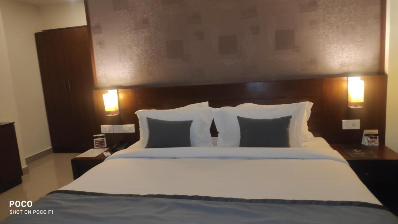 Emperor-Hotel Rachana Continental Pvt Ltd Kizhake Chālakudi Exteriér fotografie