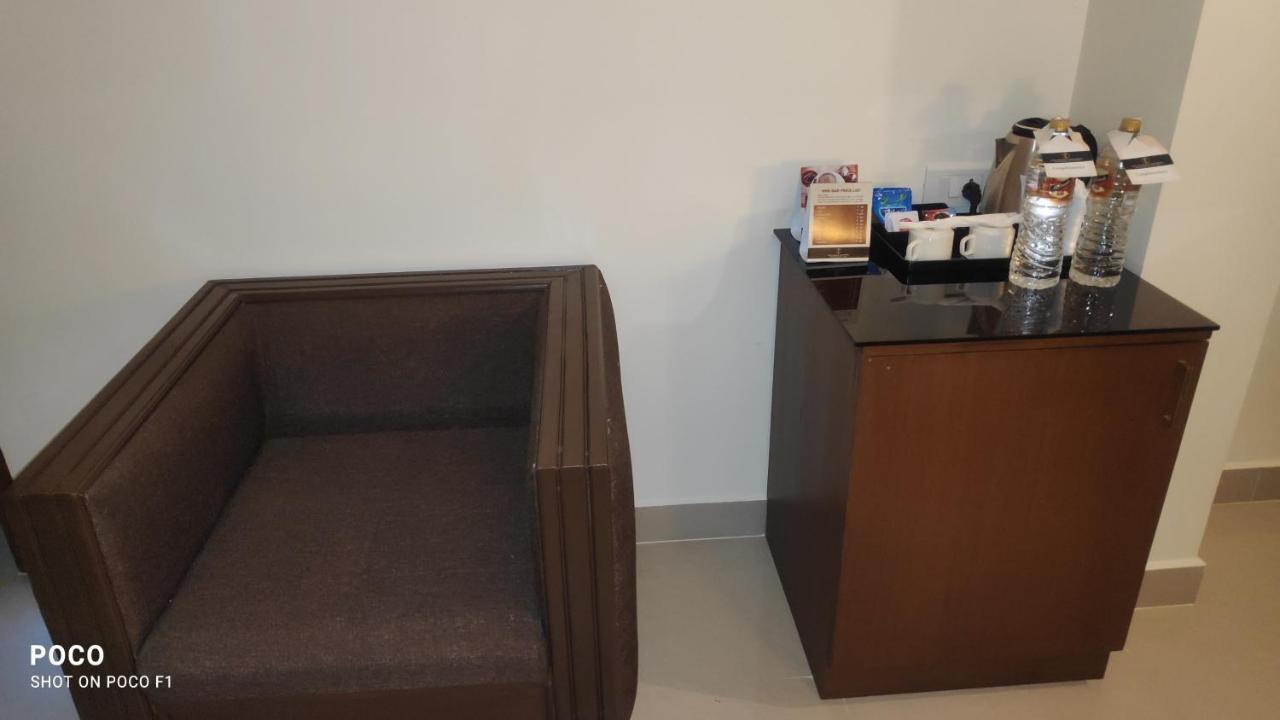Emperor-Hotel Rachana Continental Pvt Ltd Kizhake Chālakudi Exteriér fotografie