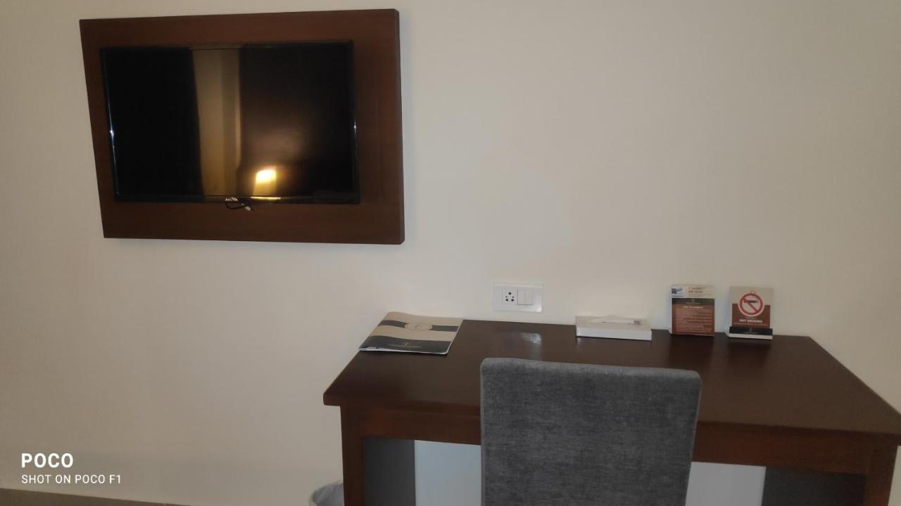 Emperor-Hotel Rachana Continental Pvt Ltd Kizhake Chālakudi Exteriér fotografie
